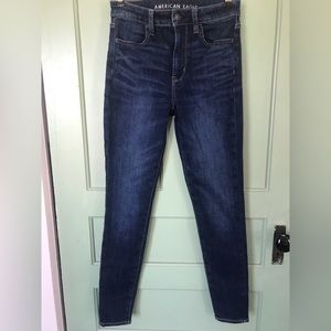 American Eagle size 2 skinny jeans.